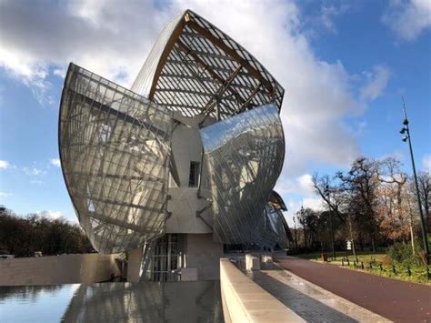 louis vuitton foundation funding